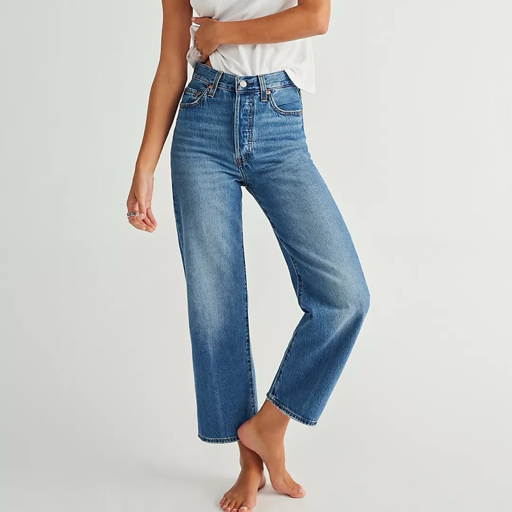 Levi’s rib cage straight leg 26’’